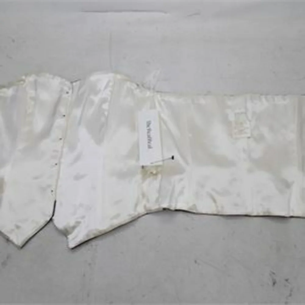 Escada Monochromatic Crop Top with Gold Buttons - Picture 8 of 8